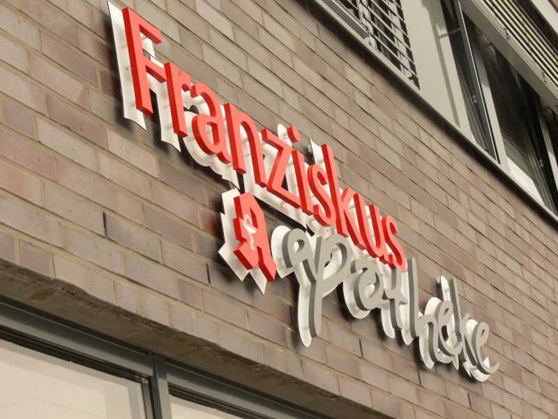 Lichtwerbung Franziskus-Apotheke